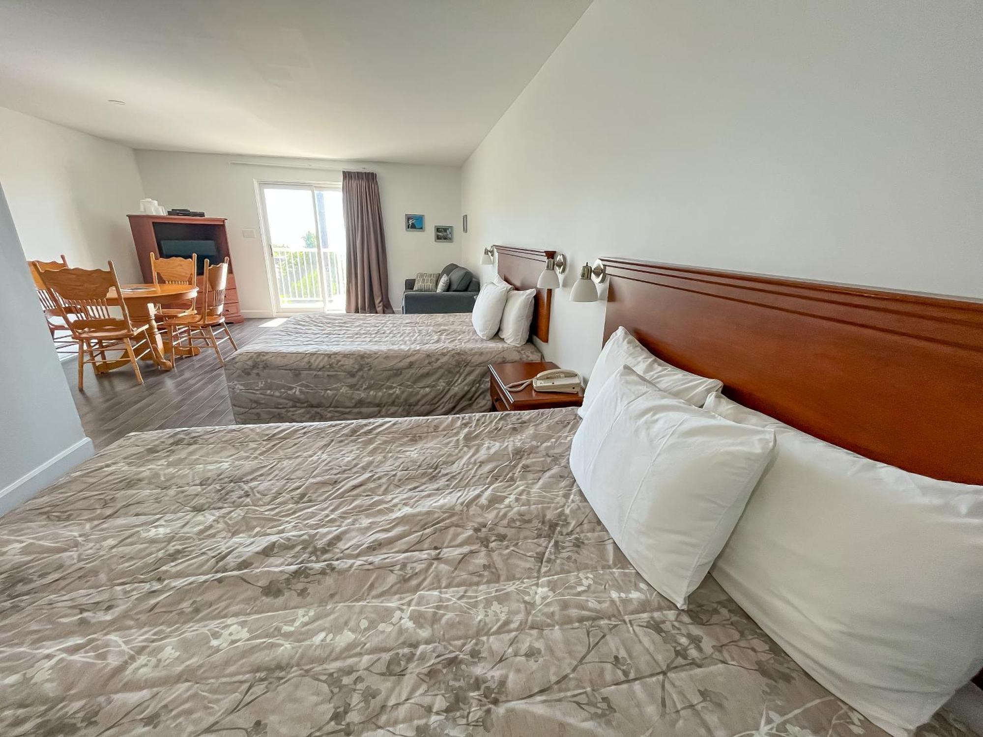 Complexe Hotelier Escoumins 레 제쿠망 외부 사진