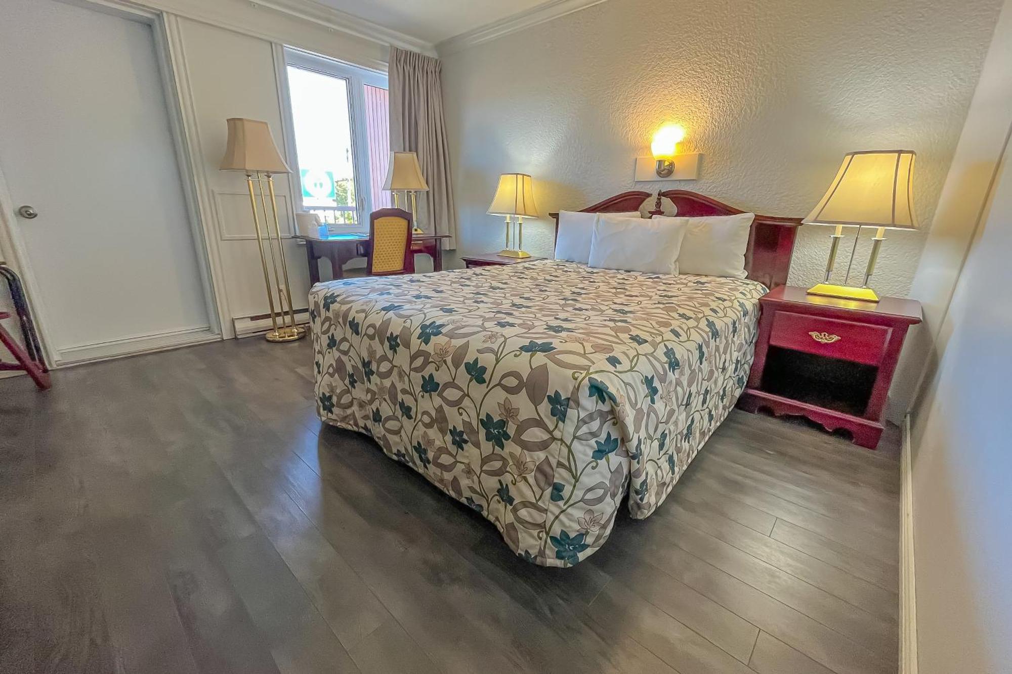 Complexe Hotelier Escoumins 레 제쿠망 외부 사진